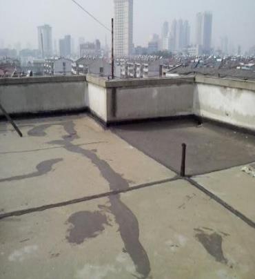 舒城漏水维修 楼顶漏水是什么原因，楼顶漏水维修方法是什么?